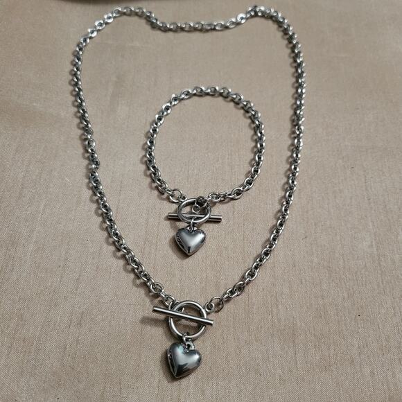 Stainless steel silver heart toggle chain necklace and bracelet set - Picture 1 of 1